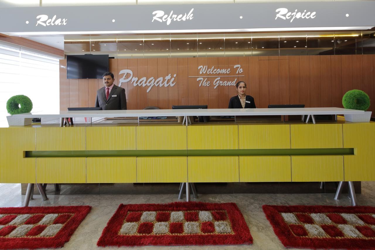 Hotel Pragati The Grand Ahmedabad Exteriör bild